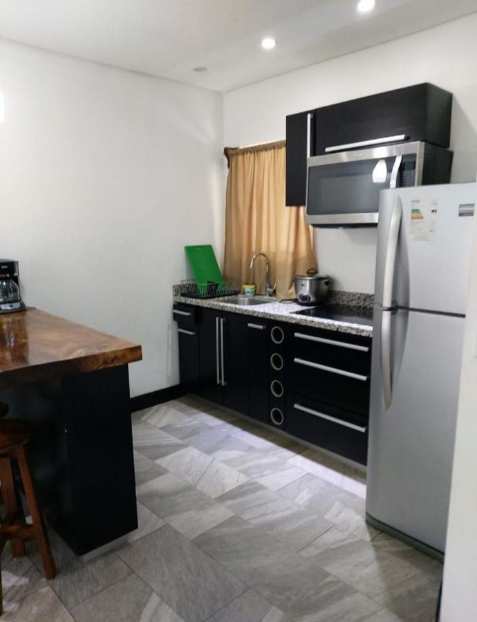 Pura Vida Apartments Quepos Esterno foto