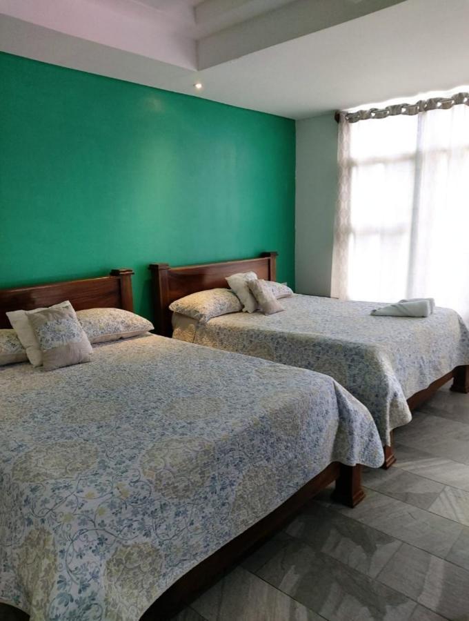 Pura Vida Apartments Quepos Esterno foto